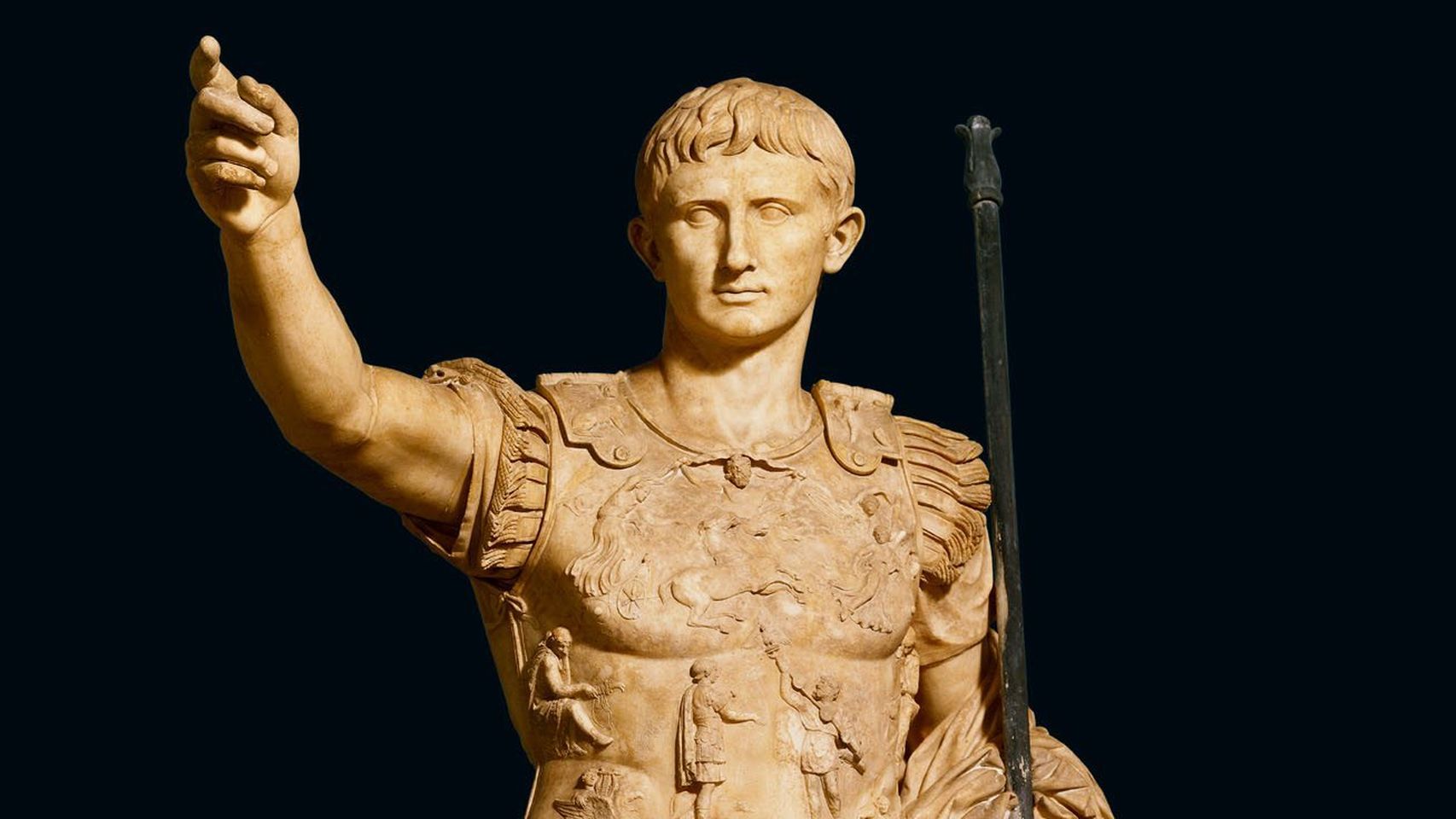 Победа октавиана над антонием. Октавиан август Римский Император. Октавиан август первый Император Рима. Император август Октавиан статуя.